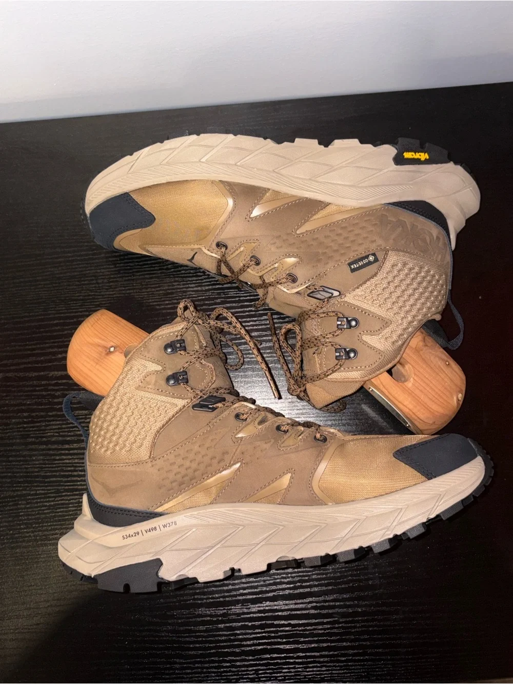HOKA Anacapa Mid GTX Gore-Tex Hiking Boots Women’s 8.5B Otter Vibram